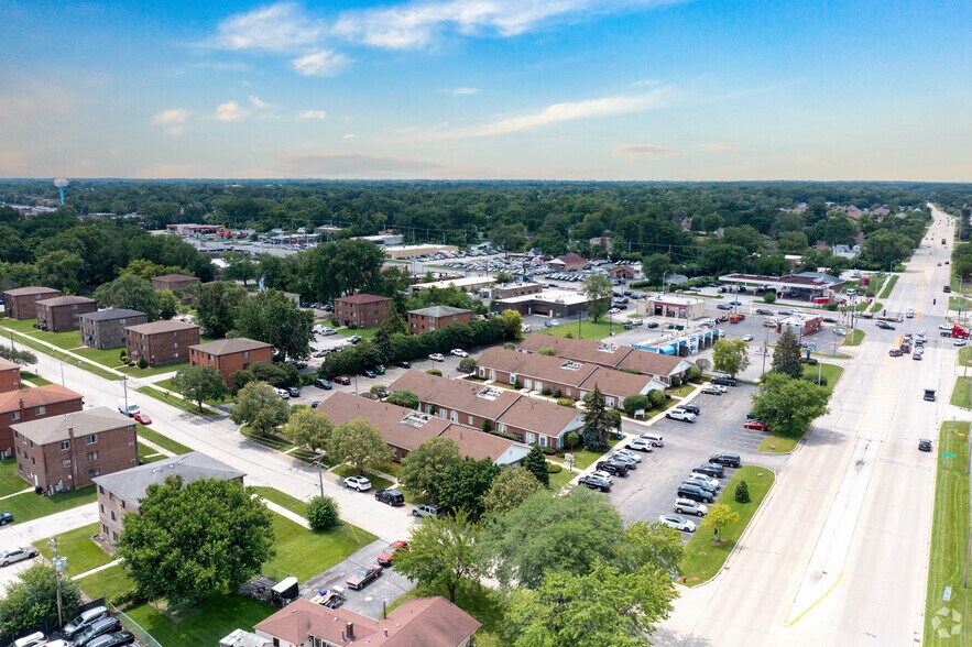 More Photos Of 4701-4731 W Midlothian Tpke, Crestwood Office For Sale