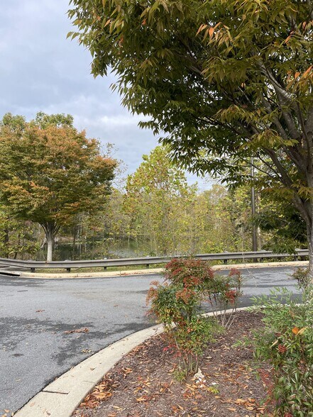 More Photos Of 1302 Cronson Blvd, Crofton Office For Sale