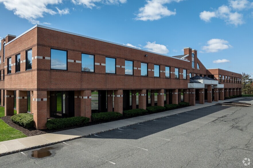 More Photos Of 2 Crossroads Dr, Bedminster Unknown For Lease