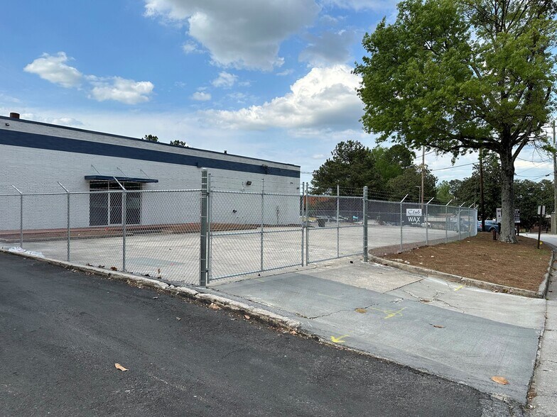 More Photos Of 4415 Commerce Dr Sw, Atlanta Warehouse For Lease