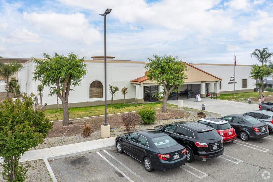 Primary Photo Of 3095 W Devonshire Ave, Hemet Office For Sale