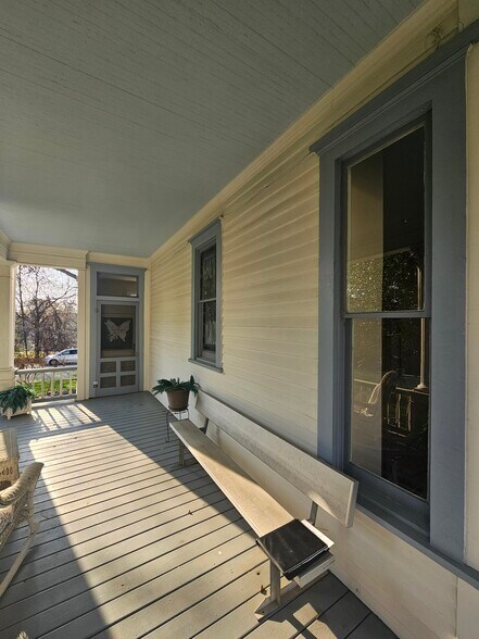 More Photos Of 403 Green St, Gainesville Office For Lease