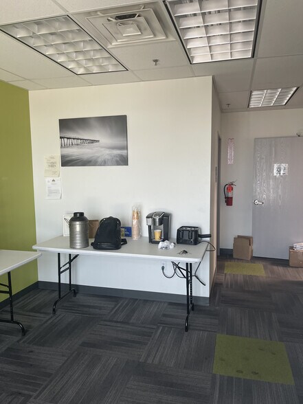 More Photos Of 3395 W Cheyenne Ave, North Las Vegas Light Manufacturing For Lease