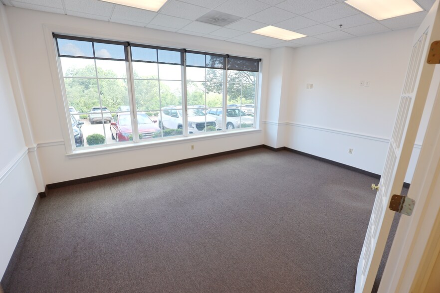 More Photos Of 50 Pearl Rd, Brunswick Office For Lease