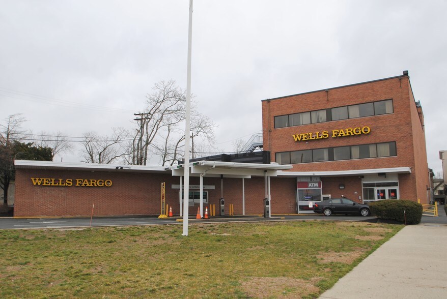 More Photos Of 40 Main St, Toms River Office For Lease