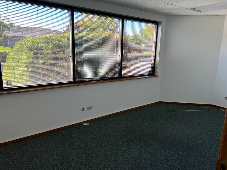 More Photos Of 8420 S Continental Divide Rd, Littleton Light Manufacturing For Lease