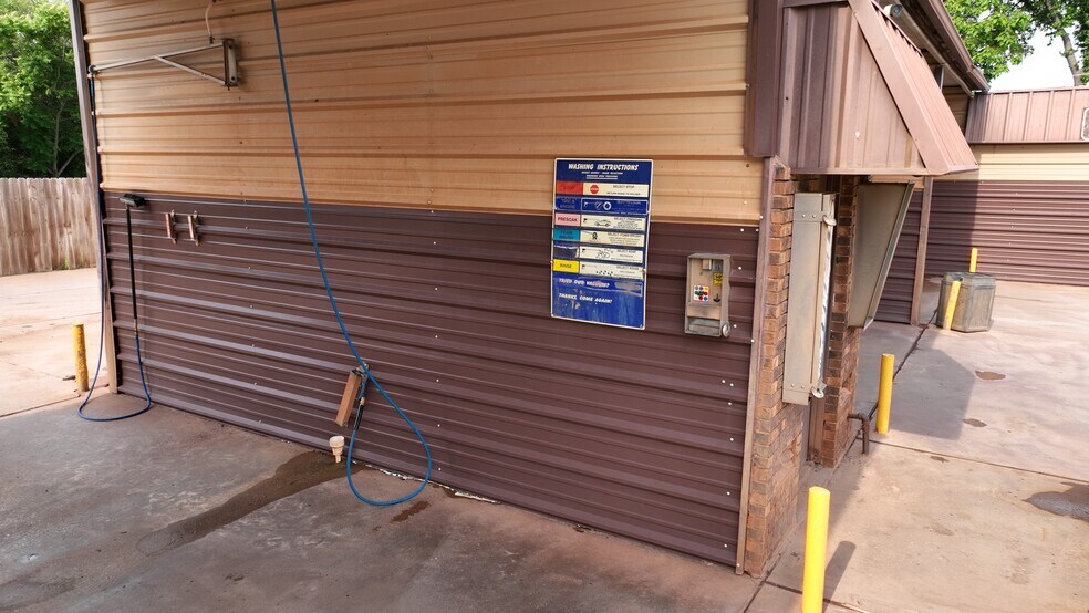 More Photos Of 4301 4th, Enid Self Storage For Sale