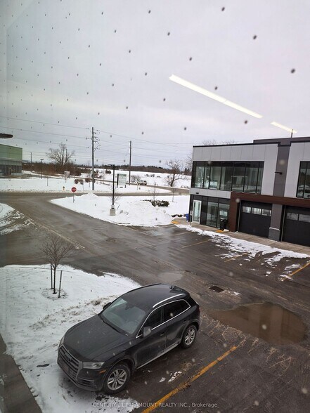 More Photos Of 587 Hanlon Creek Blvd, Guelph Showroom For Sale