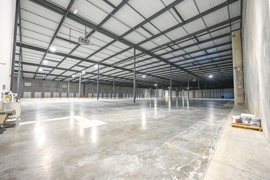 More Photos Of 2801 N State Highway 78, Wylie Warehouse For Lease