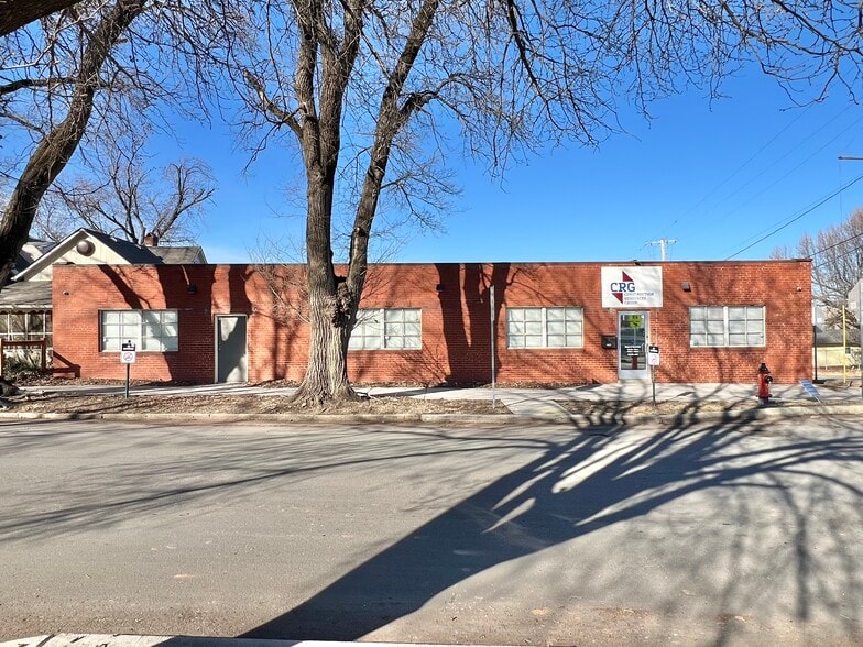 More Photos Of 2700 Jarboe St, Kansas City Warehouse For Lease