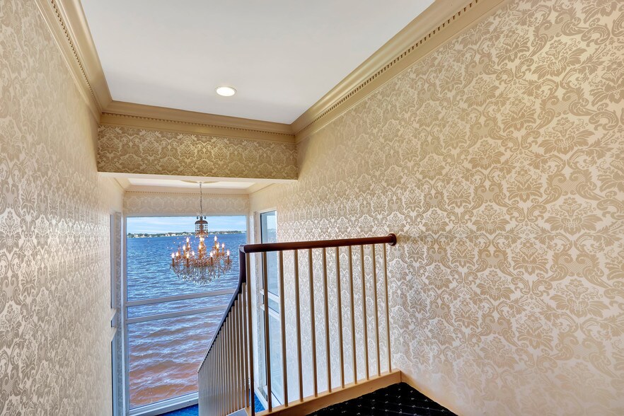 More Photos Of 117 SE Seminole St, Stuart Medical For Sale