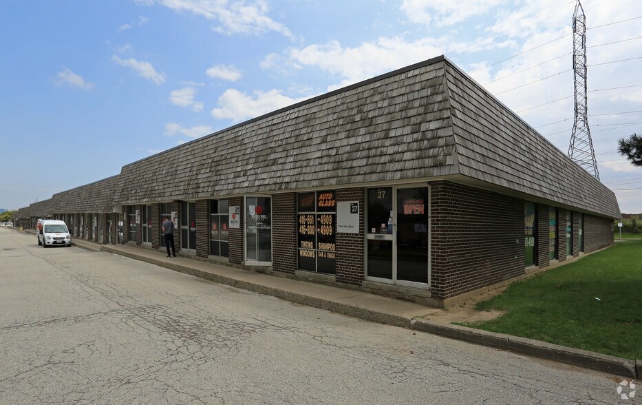 Primary Photo Of 45 Brisbane Rd, Toronto Showroom For Lease