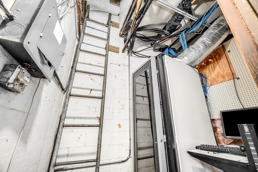 More Photos Of 902 E New Haven Ave, Melbourne Coworking Space