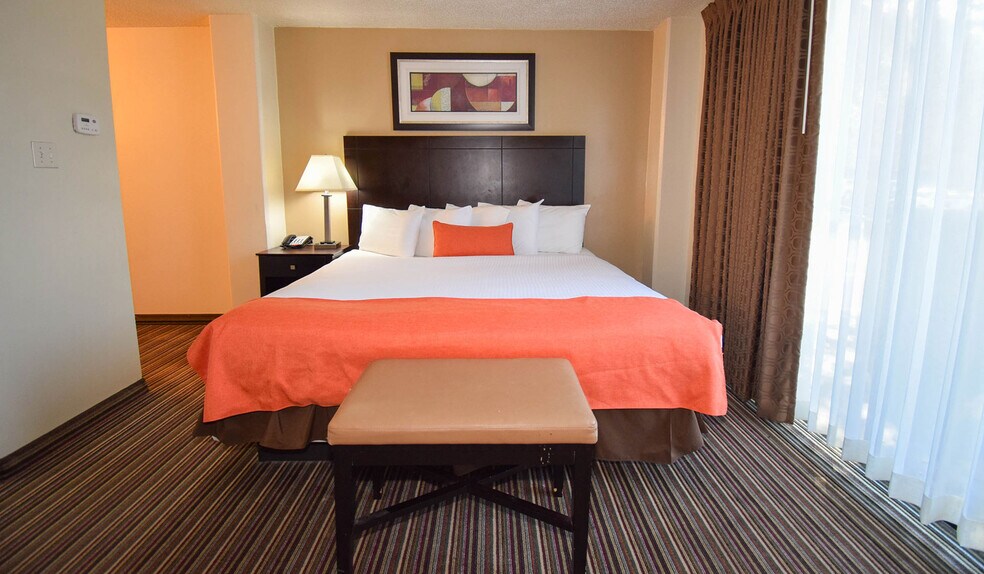 More Photos Of 250 Municipal Dr, Richardson Hotel For Sale