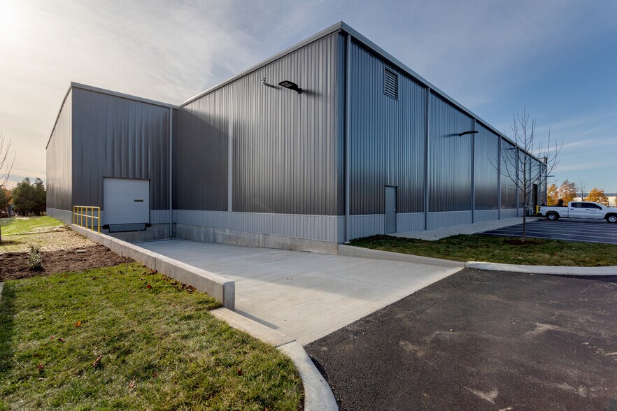 More Photos Of 1931 Southpointe Way, Murfreesboro Manufacturing For Lease