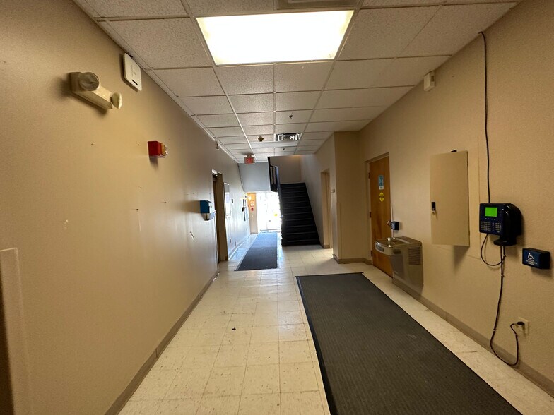 More Photos Of 314 Park St, Fulton Office For Sale
