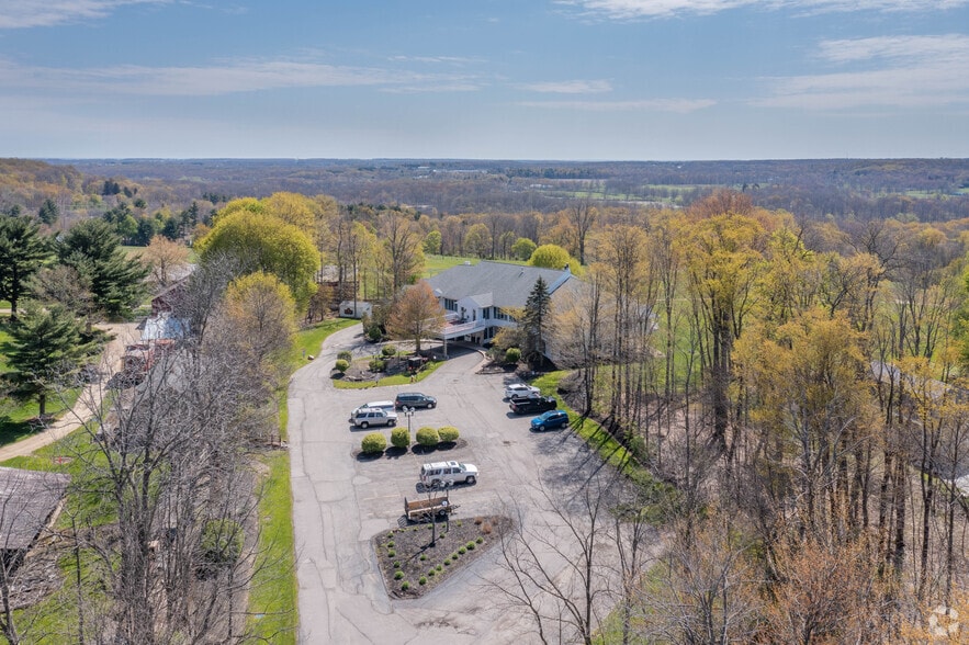 More Photos Of 14707 S Cheshire St, Burton Hotel For Sale