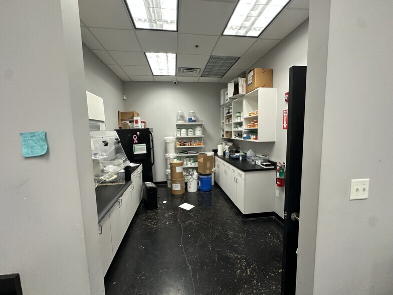 More Photos Of 1403 Highway 6, Sugar Land Medical For Lease