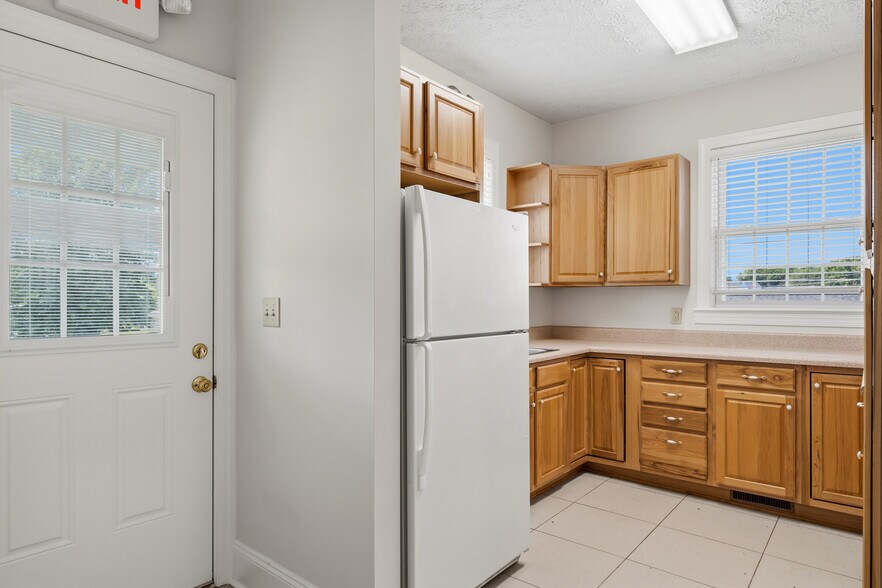 More Photos Of 6245 University Park Dr, Radford Office Residential For Sale