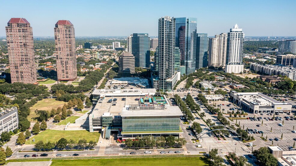 More Photos Of 1700 Post Oak Blvd, Houston General Retail For Lease
