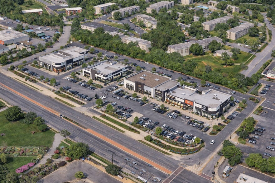 More Photos Of 8100 Annapolis Rd, Hyattsville Auto Dealership For Sale