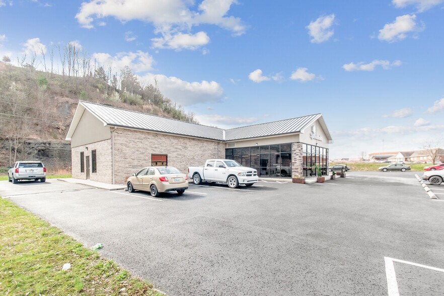 More Photos Of 182 Roy Campbell Dr, Hazard Medical For Sale