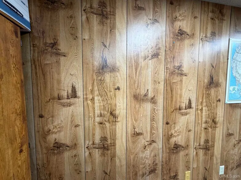 More Photos Of 7 Brebner Rd E, Negaunee Flex For Sale