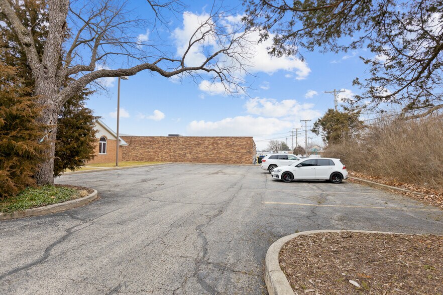 More Photos Of 275 W Dundee Rd, Buffalo Grove Medical For Sale