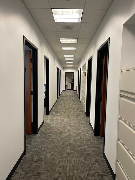 More Photos Of 700 Washington St, Columbus Office For Lease