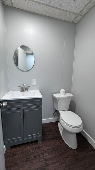 More Photos Of 556 W Bedford Euless Rd, Hurst Office For Lease