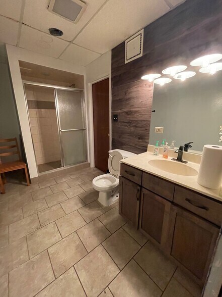 More Photos Of 1235 W Belmont Ave, Chicago Storefront Retail Office For Lease