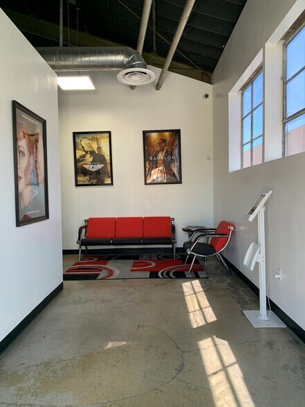 More Photos Of 110 W Providencia Ave, Burbank Flex For Lease