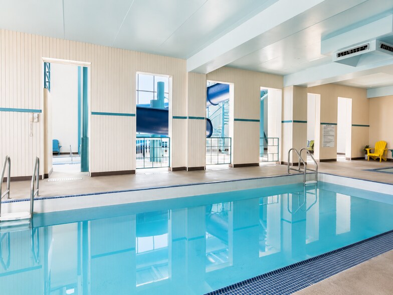 More Photos Of 18320 Stony Plain Rd, Edmonton Hotel For Sale