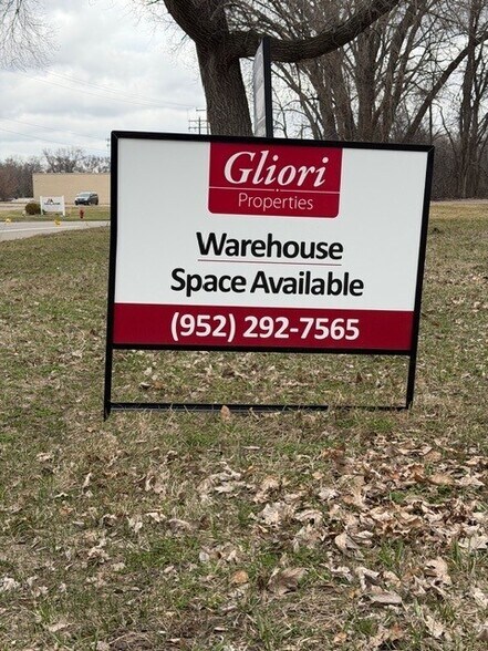 More Photos Of 3320 Terminal Dr, Saint Paul Distribution For Lease