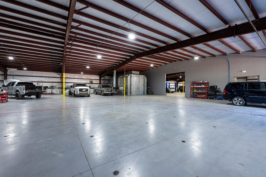 More Photos Of 21820 E Wallis Dr, Porter Warehouse For Lease