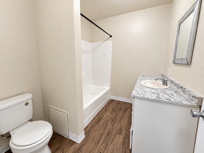 More Photos Of 2528 Security Ave, Bakersfield Apartments For Sale