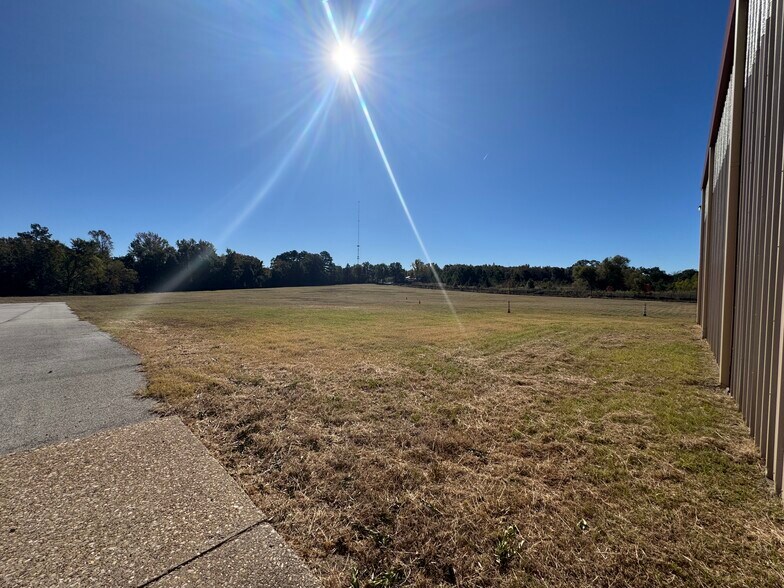 More Photos Of 10408 State Highway 64 E, Tyler Theater Concert Hall For Sale