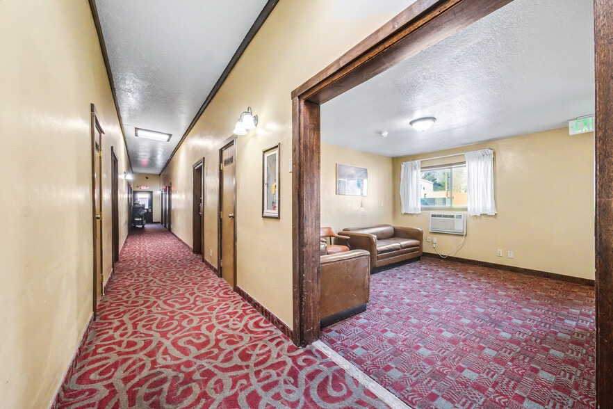 More Photos Of 386 E 300 S, Kanab Hotel For Sale