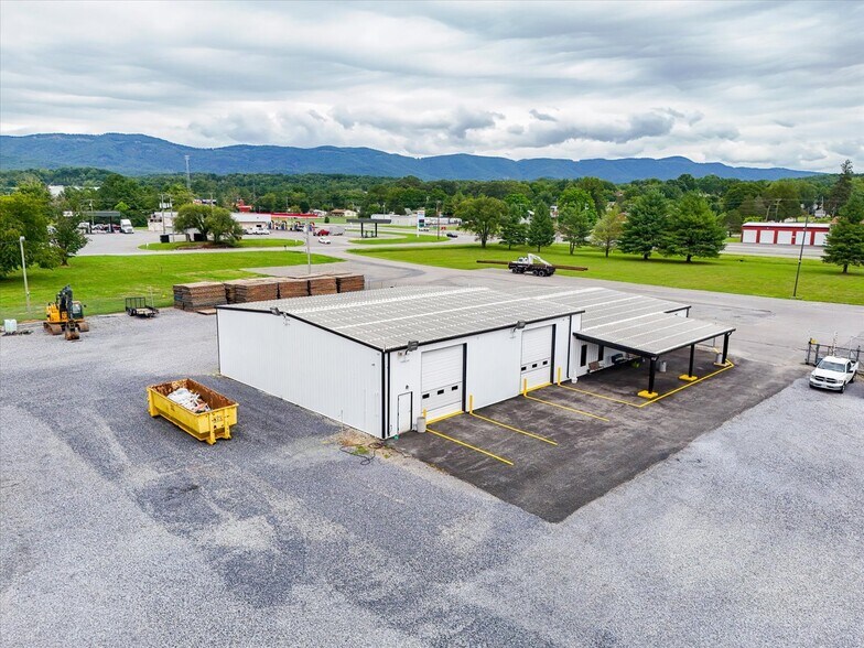 More Photos Of 1062 Mountain View Church Rd, Blue Ridge Flex For Lease