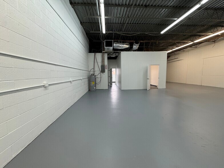 More Photos Of 2730-2738 N Graham St, Charlotte Flex For Lease