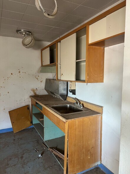 More Photos Of 401 S 3rd St, Blythe Religious Facility For Sale