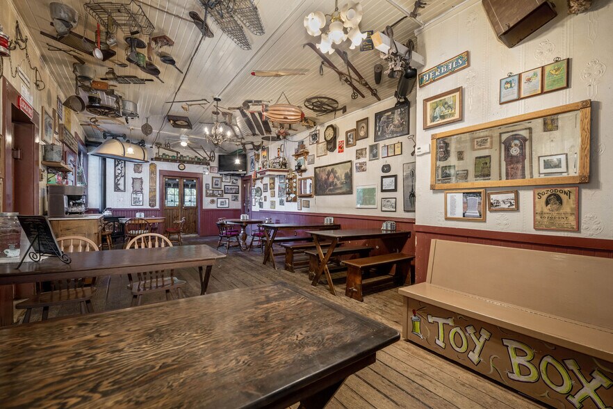 More Photos Of 15432 Washington Rd, Washington Storefront Retail Residential For Sale