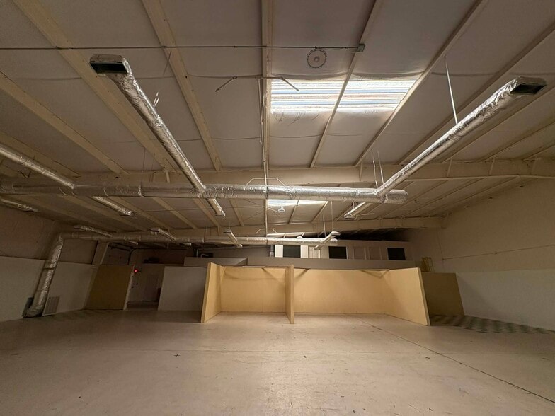 More Photos Of 60 S Mountain Dr, Decatur Industrial For Sale