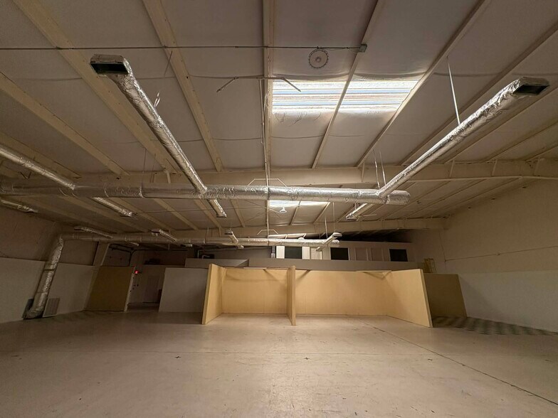More Photos Of 60 S Mountain Dr, Decatur Industrial For Lease