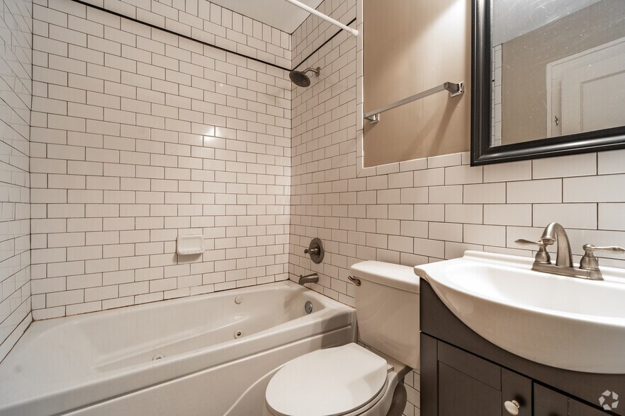 More Photos Of 31 S McLean Blvd, Memphis Apartments For Sale