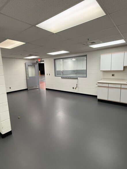 More Photos Of 186 Commerce Dr, LaGrange Industrial For Sale