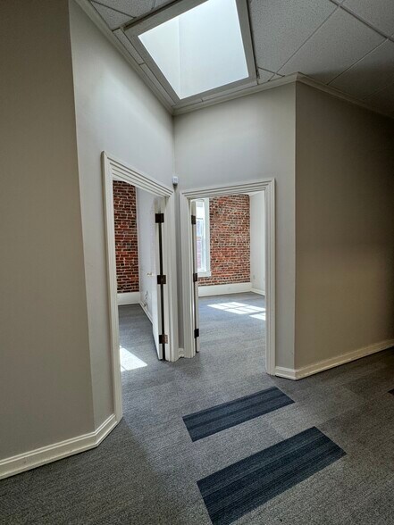 More Photos Of 117-121 N State St, Jackson Loft Creative Space For Lease
