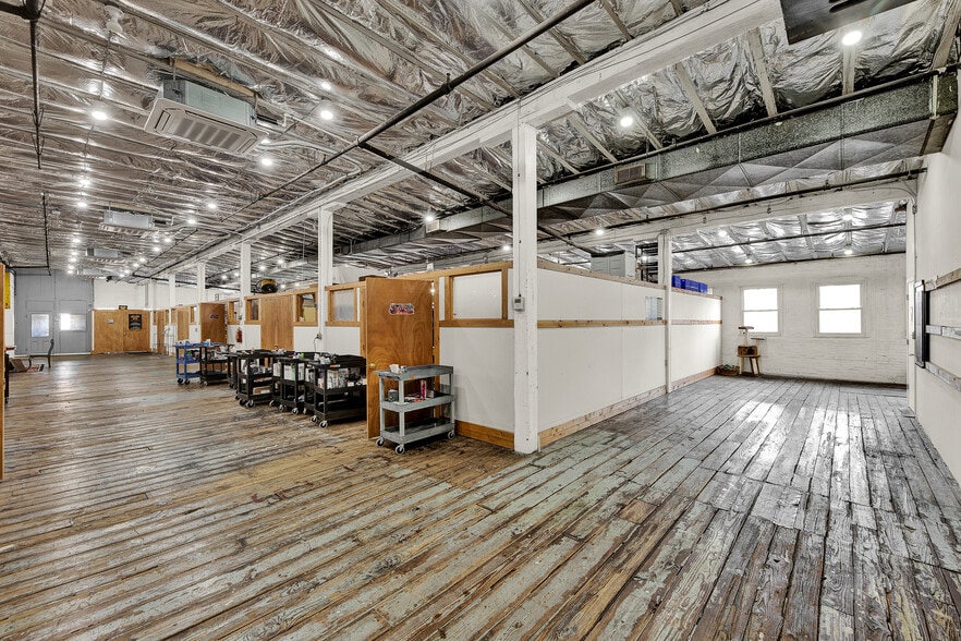 More Photos Of 24 Johnes St, Newburgh Light Manufacturing For Lease