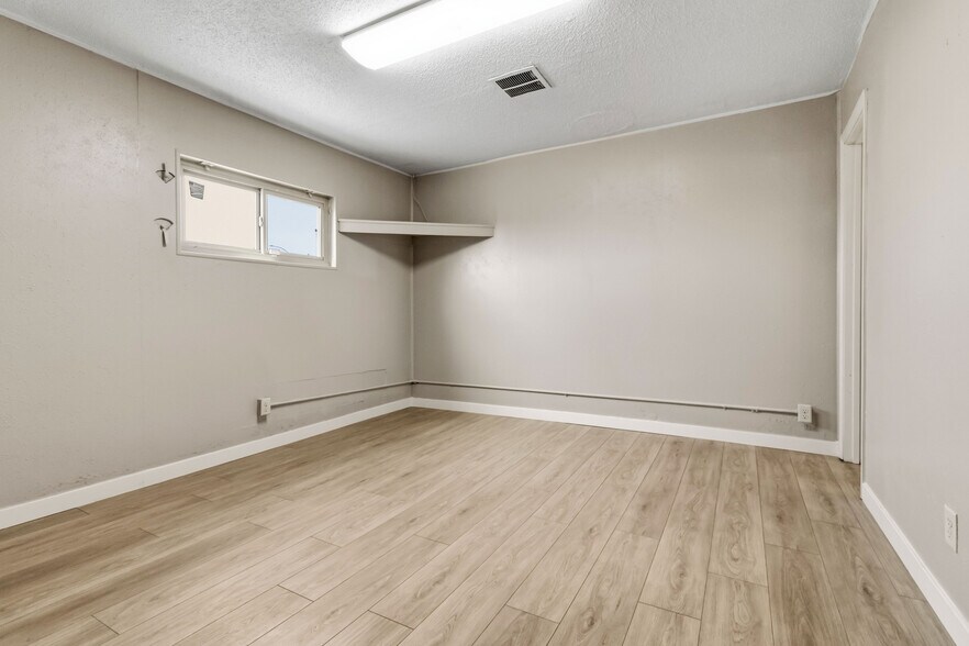 More Photos Of 1211 S Eastern Ave, Las Vegas Office For Lease