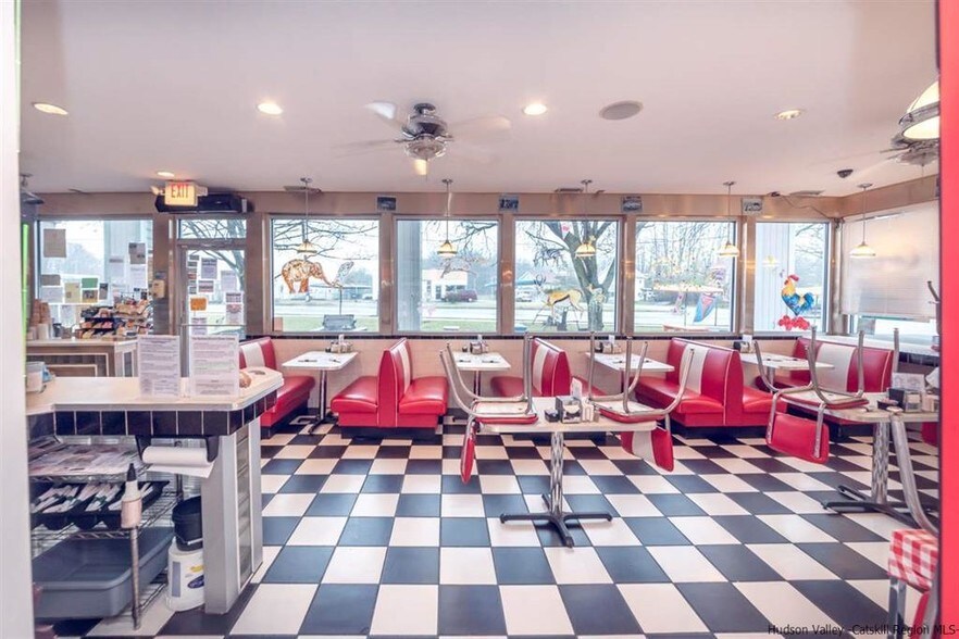 More Photos Of 90 Old Rt-9w, Port Ewen Restaurant For Sale